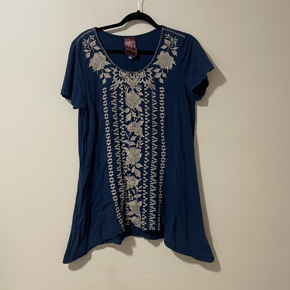 ☀️sale☀️Johnny Was blue/navy embroidered short sleeve swing tunic top size Large